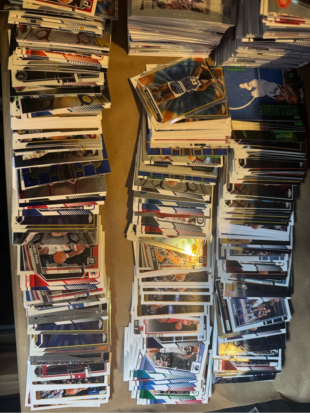 Lot of 500 Basketball Trading Cards - Mixed Teams